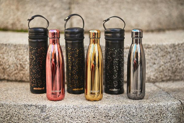 bottiglie termiche cromate della collezione Deluxe di Miniland