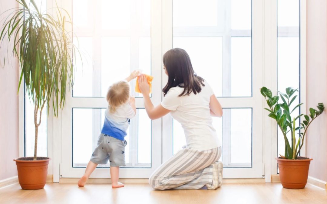 5 trucchi per pulire la casa con bambini piccoli