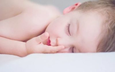 Il bambino non dorme? Ecco i cibi che conciliano il sonno