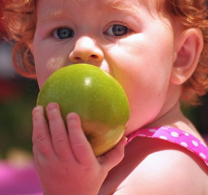 Alimentación saludable para bebés y niños en verano