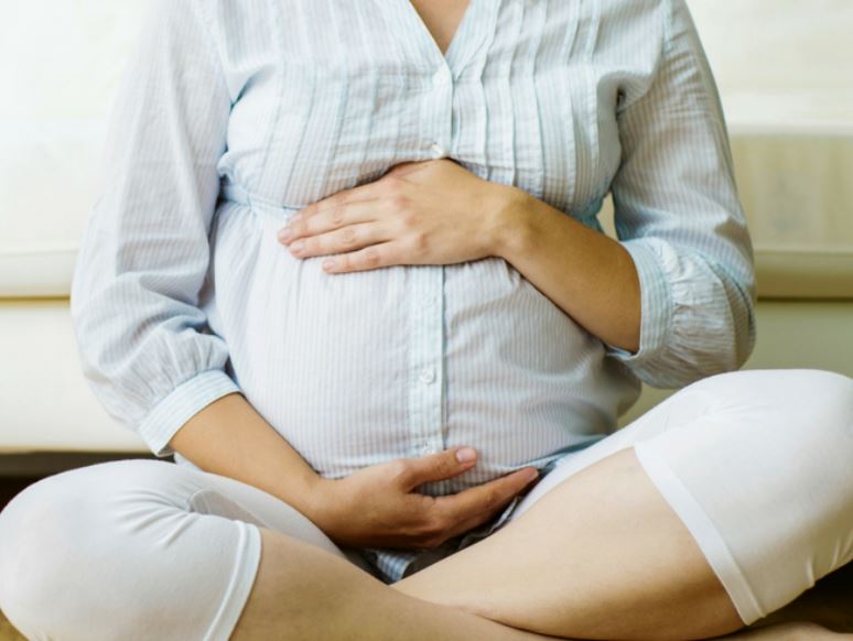 Qué alimentos debes comer y cuáles evitar durante el embarazo